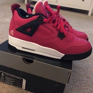 Jordan 4 retro voltage cherry